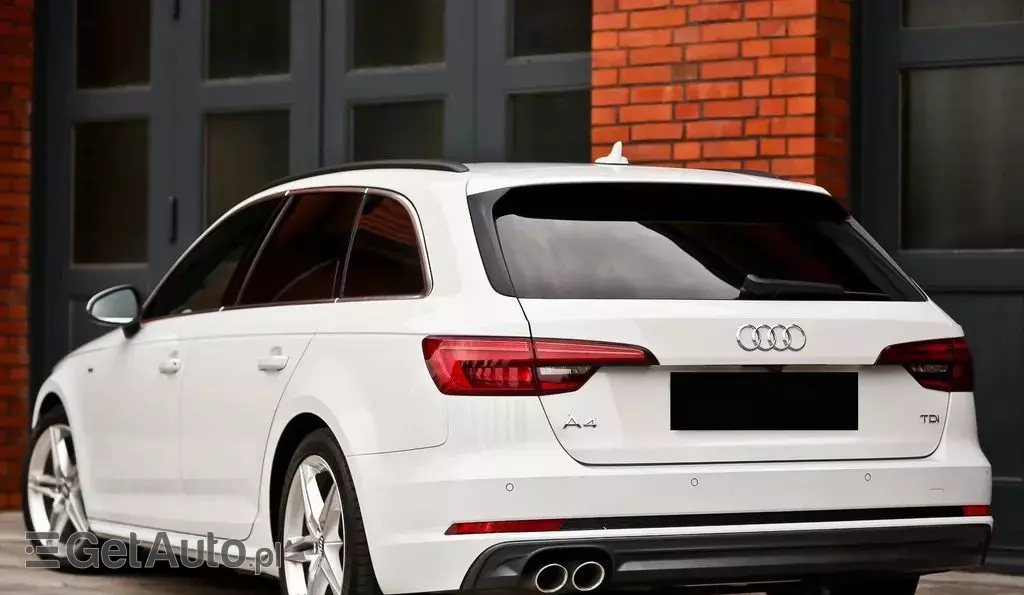 AUDI A4 
