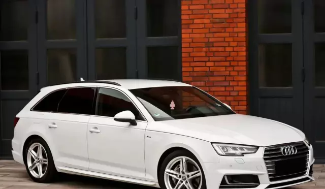 AUDI A4 