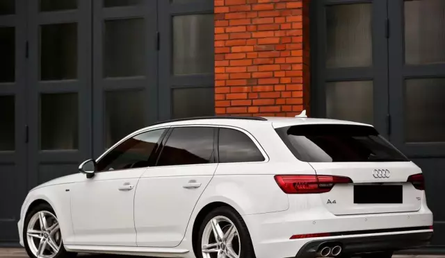 AUDI A4 