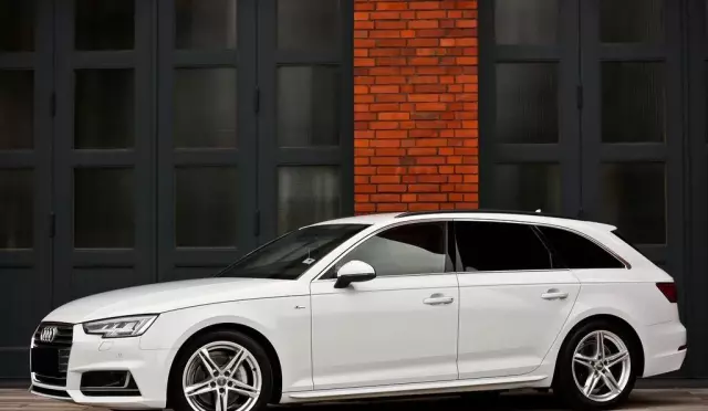 AUDI A4 