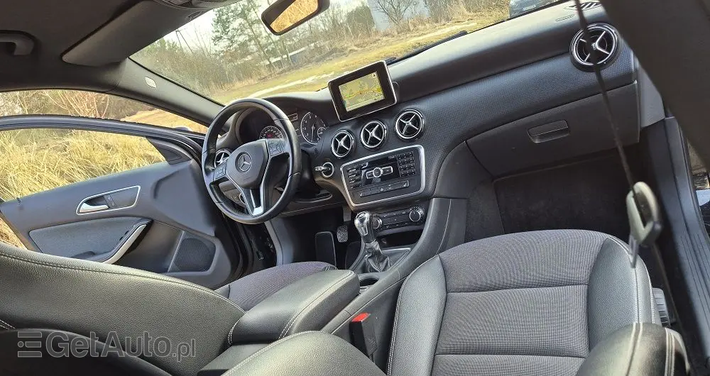 MERCEDES-BENZ Klasa A 180 (BlueEFFICIENCY) Urban