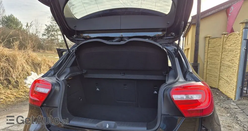 MERCEDES-BENZ Klasa A 180 (BlueEFFICIENCY) Urban