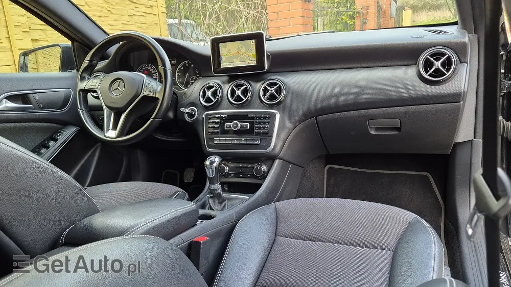 MERCEDES-BENZ Klasa A 180 (BlueEFFICIENCY) Urban