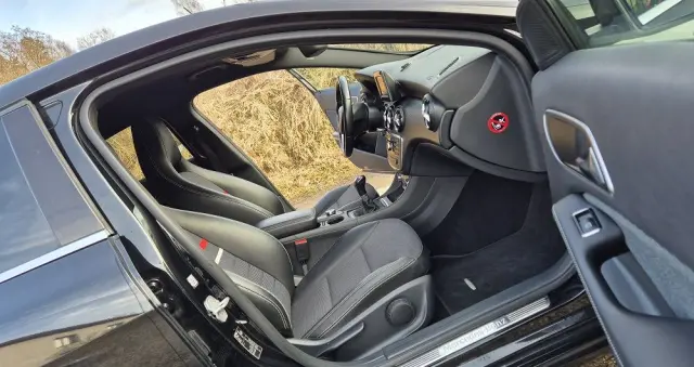 MERCEDES-BENZ Klasa A 180 (BlueEFFICIENCY) Urban