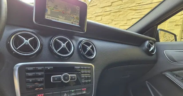 MERCEDES-BENZ Klasa A 180 (BlueEFFICIENCY) Urban