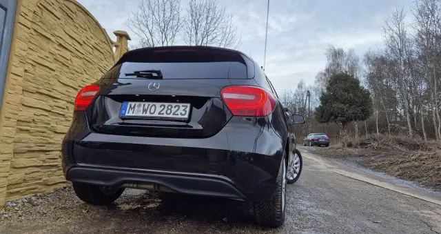 MERCEDES-BENZ Klasa A 180 (BlueEFFICIENCY) Urban