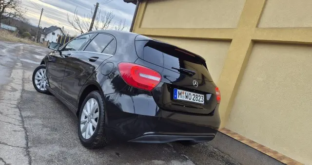 MERCEDES-BENZ Klasa A 180 (BlueEFFICIENCY) Urban