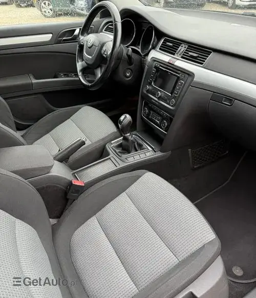 SKODA Superb 