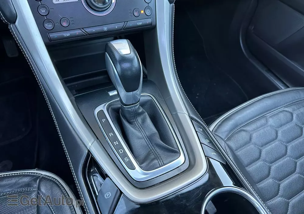 FORD Mondeo Vignale 2.0 TDCi 4WD PowerShift