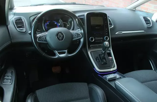 RENAULT Grand Scenic 