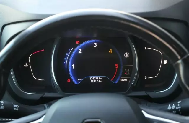 RENAULT Grand Scenic 