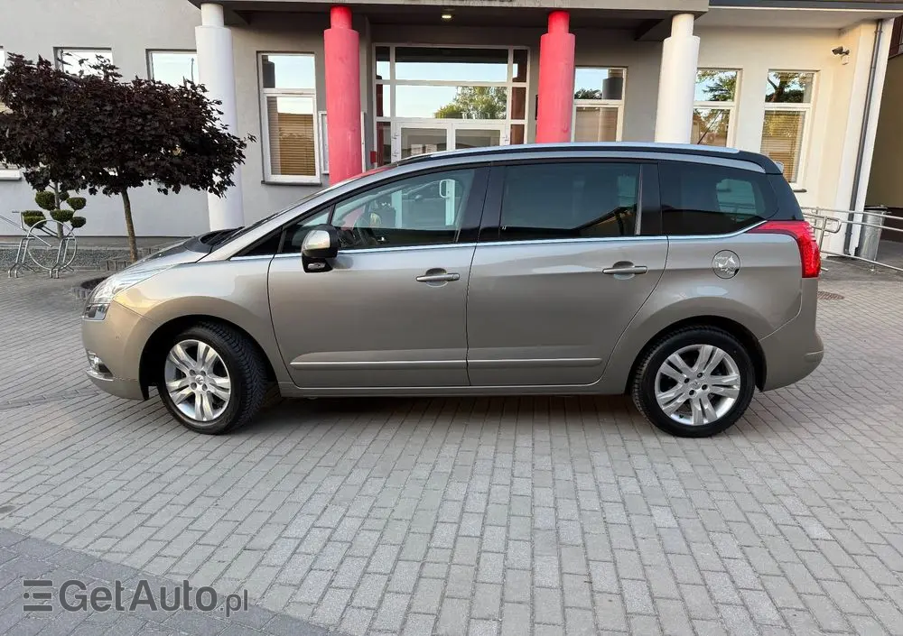 PEUGEOT 5008 155 THP Family