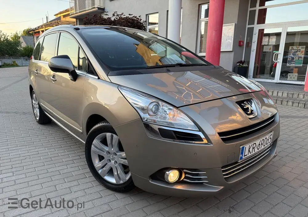 PEUGEOT 5008 155 THP Family