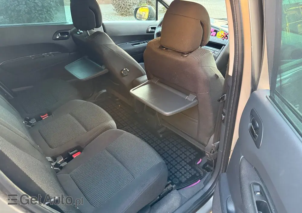 PEUGEOT 5008 155 THP Family
