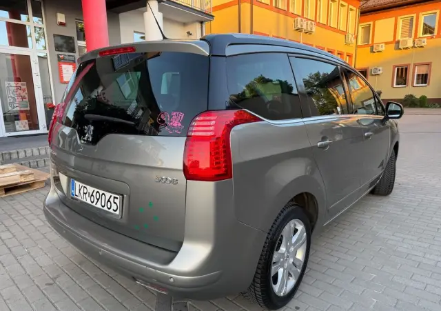 PEUGEOT 5008 155 THP Family
