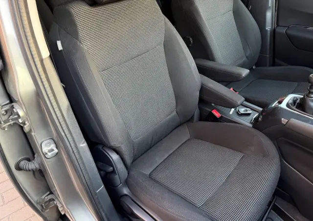 PEUGEOT 5008 155 THP Family