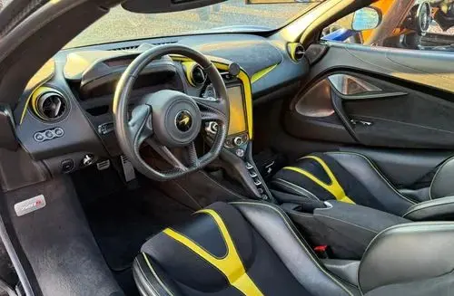 MCLAREN 720S 