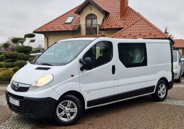 OPEL Vivaro 