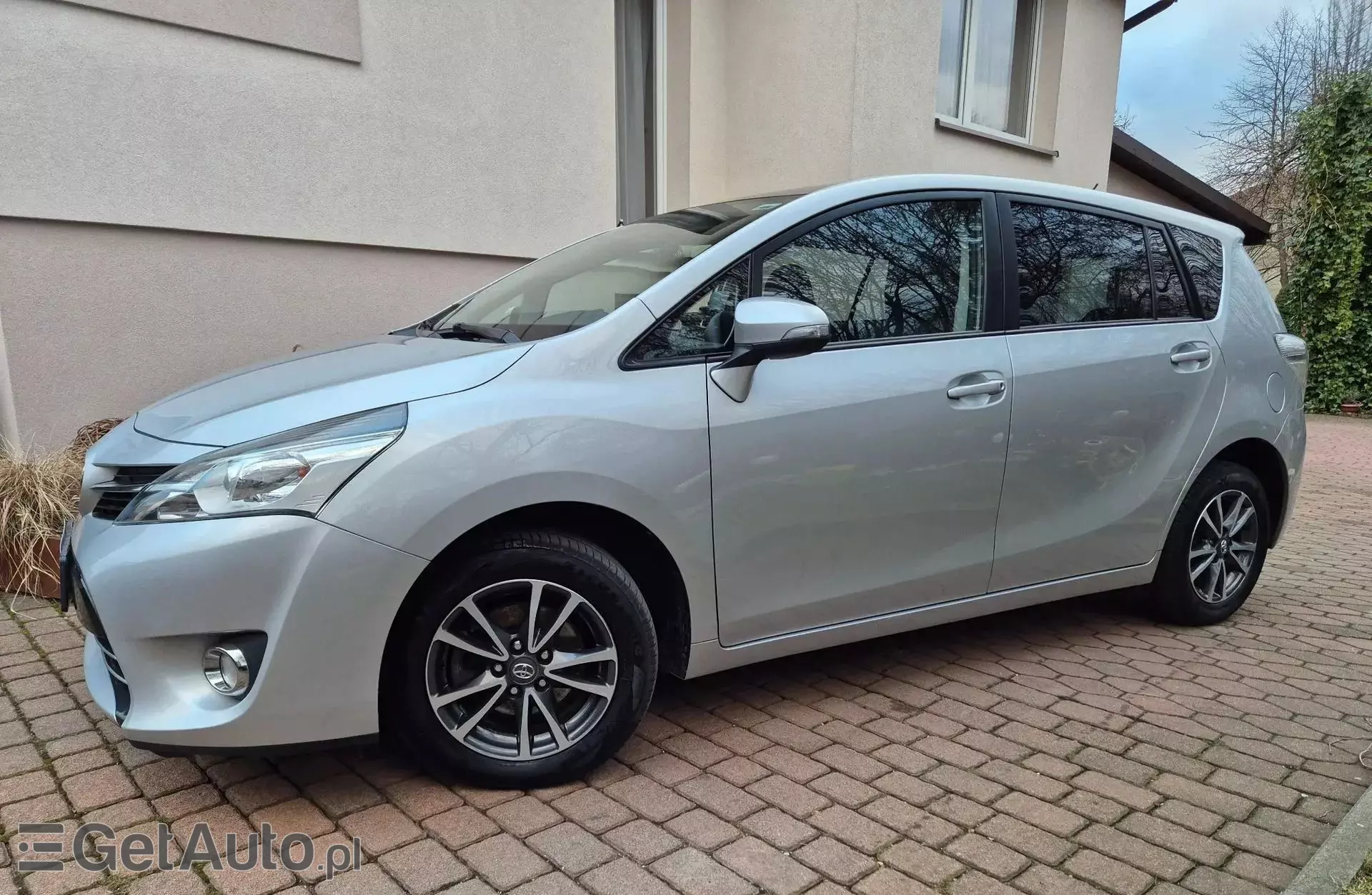 TOYOTA Verso 