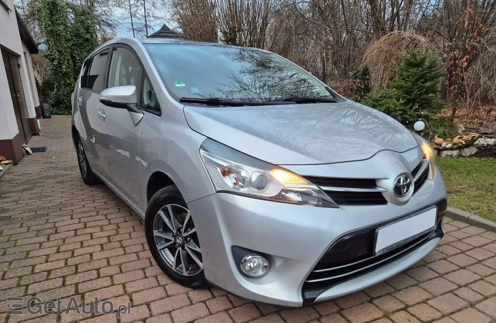 TOYOTA Verso 