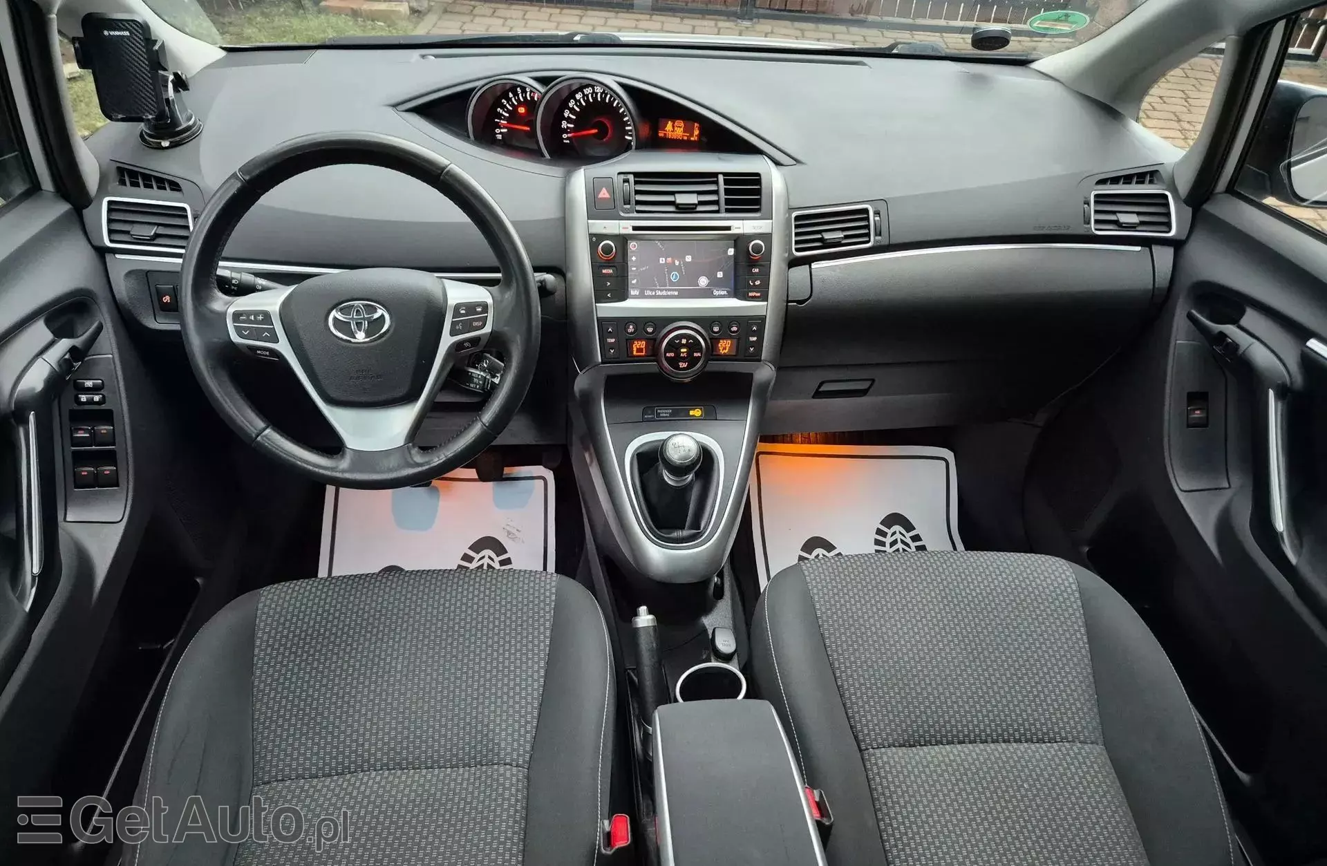TOYOTA Verso 