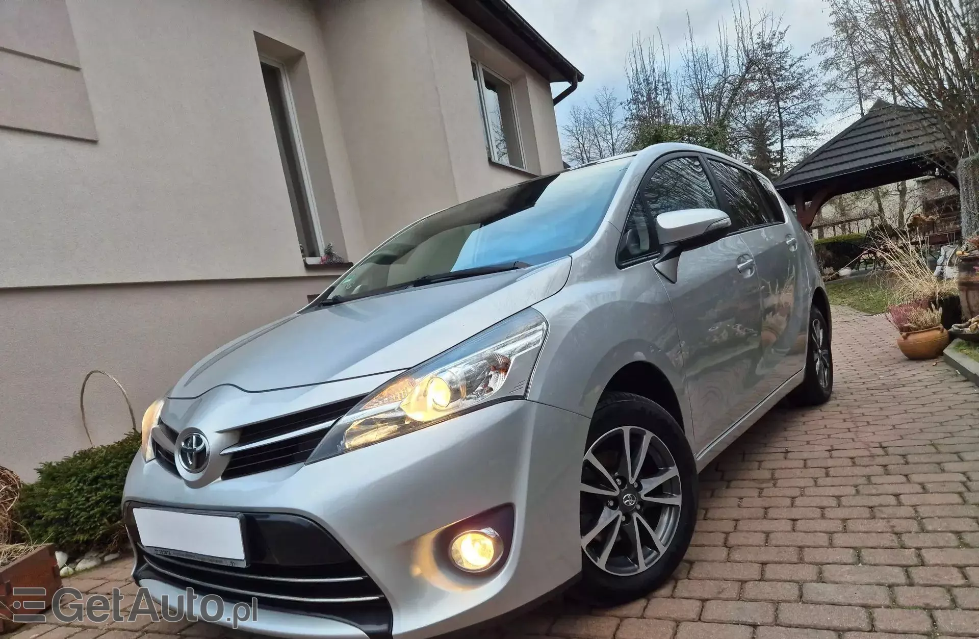 TOYOTA Verso 