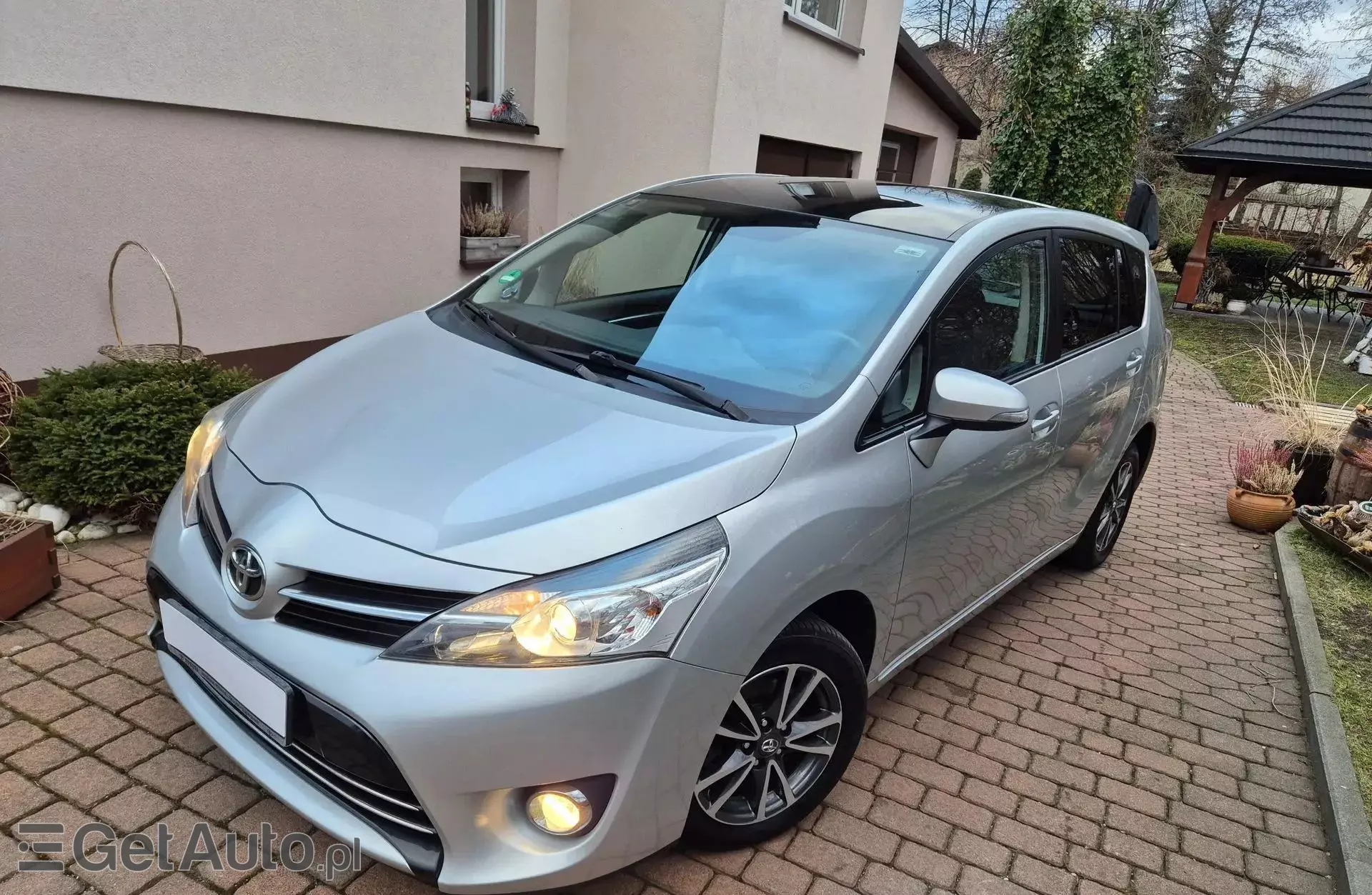 TOYOTA Verso 