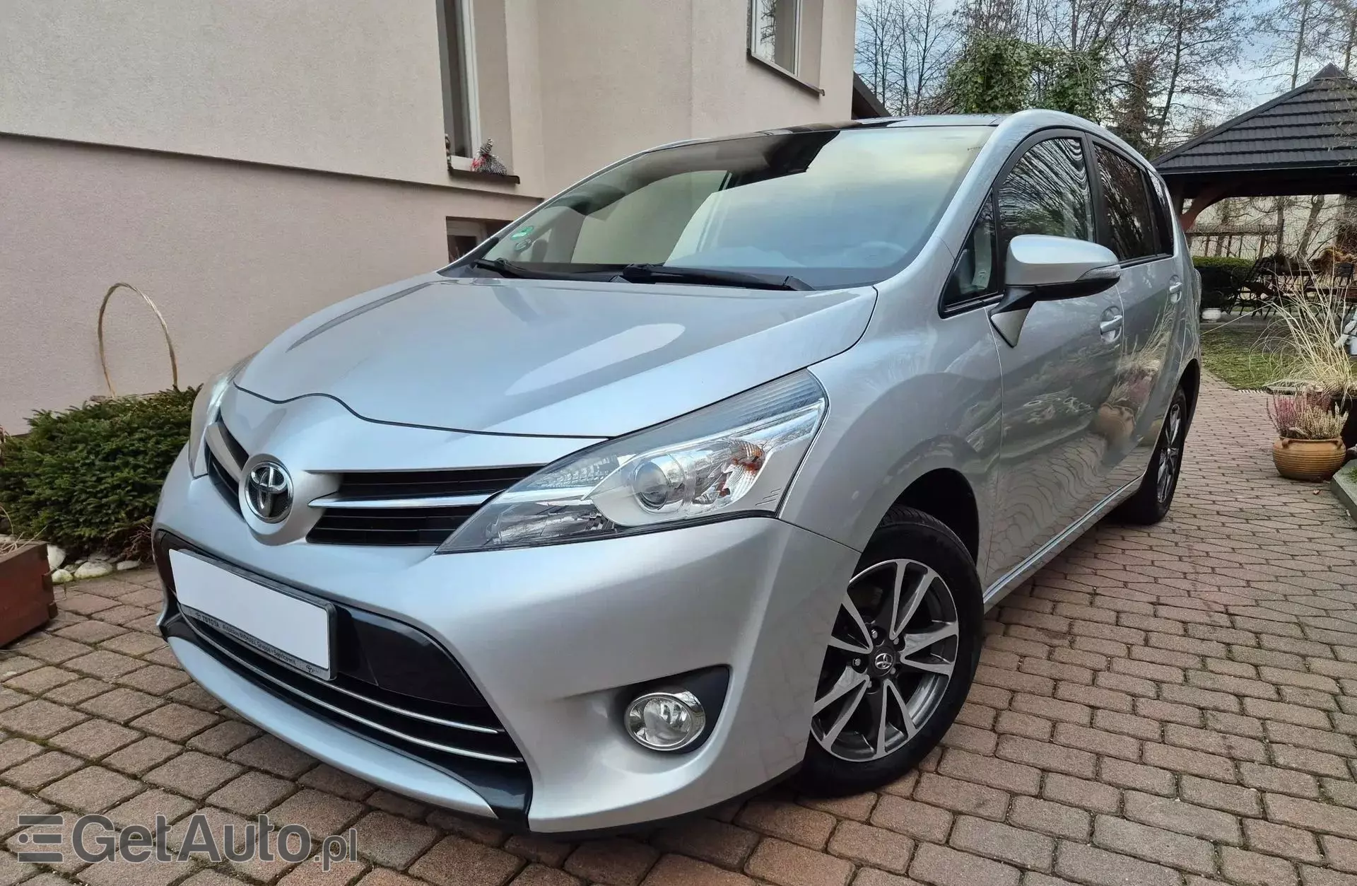 TOYOTA Verso 