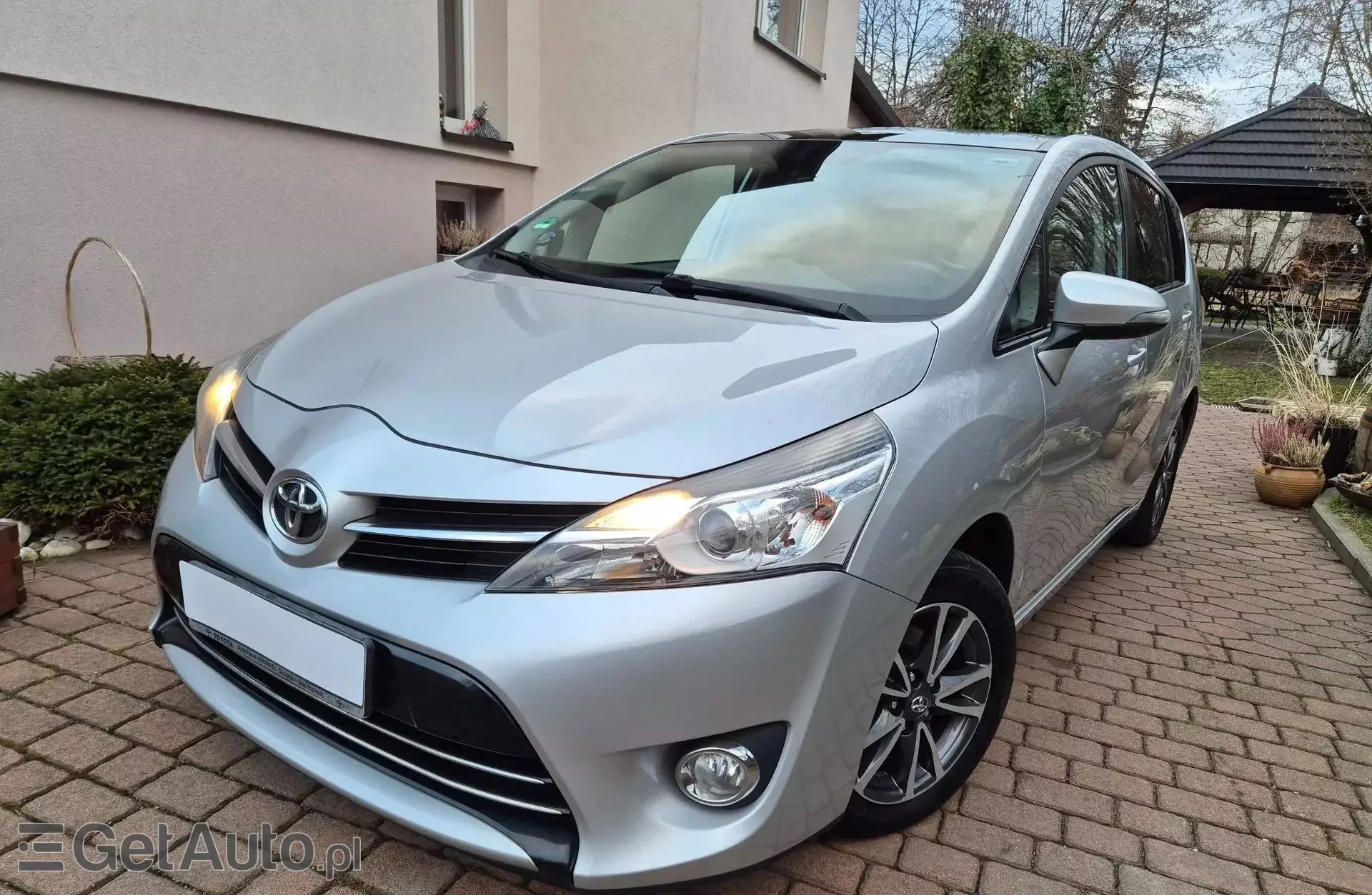 TOYOTA Verso 