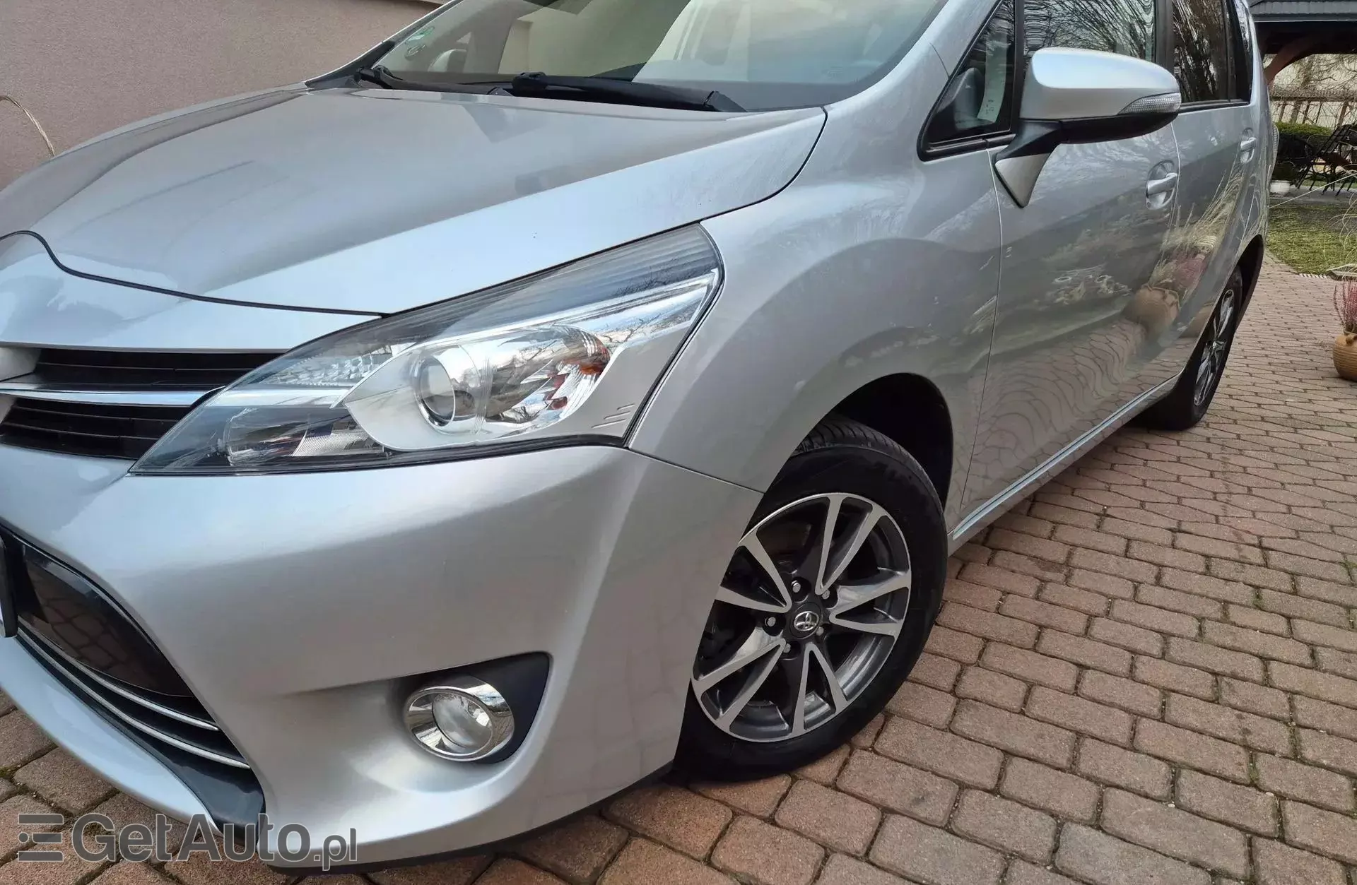 TOYOTA Verso 