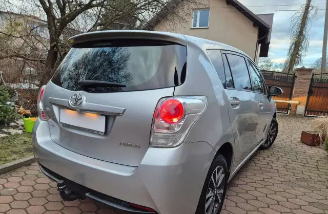 TOYOTA Verso 
