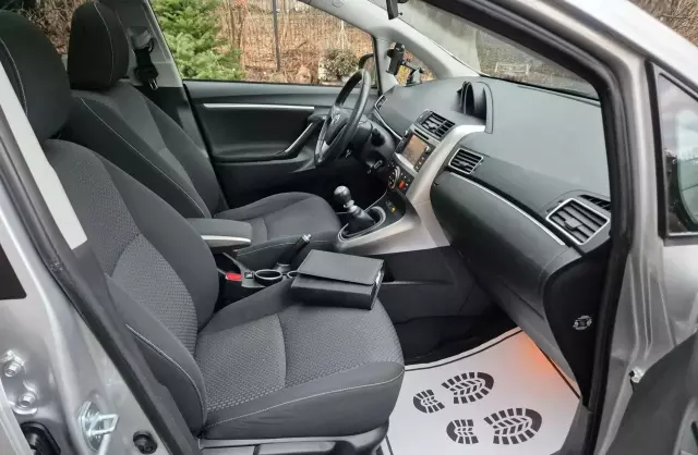 TOYOTA Verso 