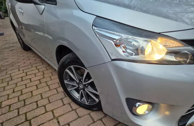 TOYOTA Verso 