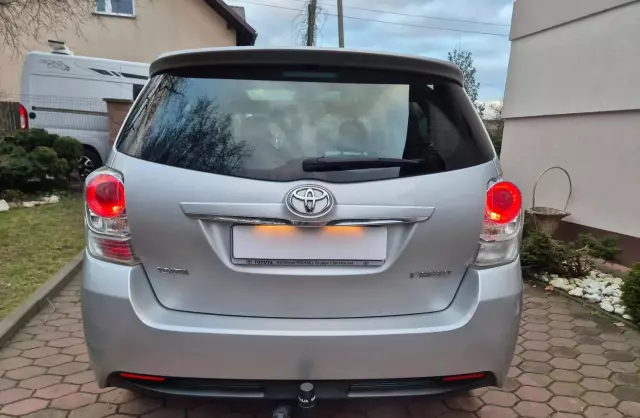 TOYOTA Verso 