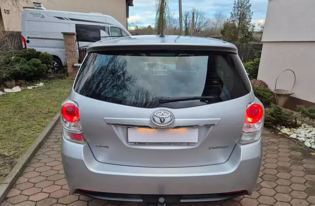 TOYOTA Verso 