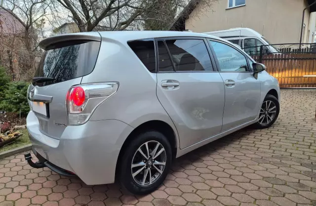 TOYOTA Verso 