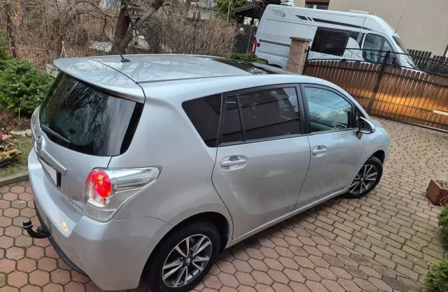 TOYOTA Verso 