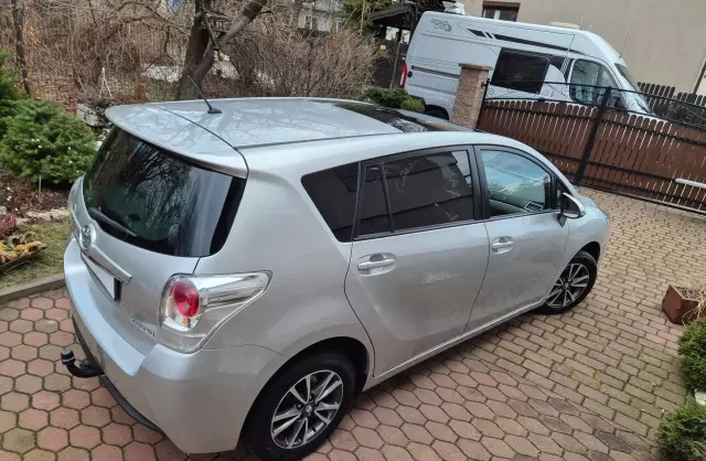 TOYOTA Verso 