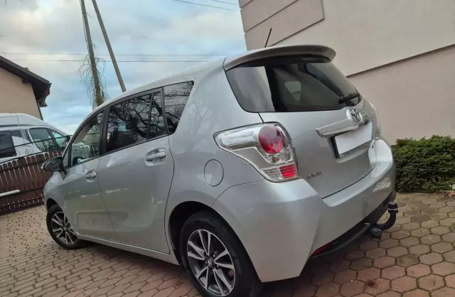 TOYOTA Verso 