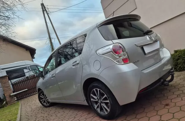 TOYOTA Verso 