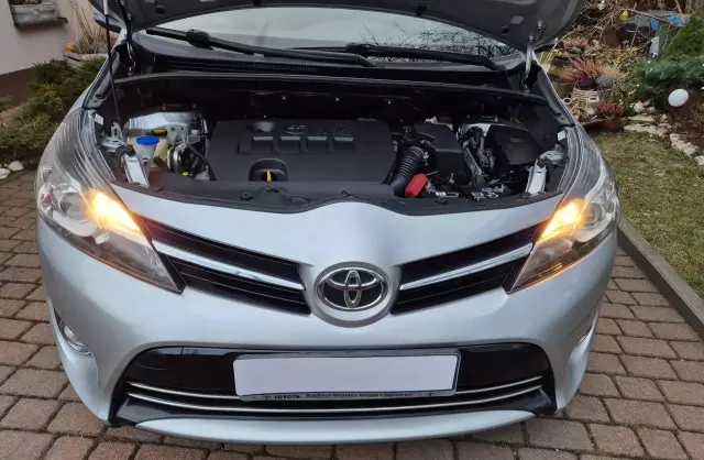 TOYOTA Verso 