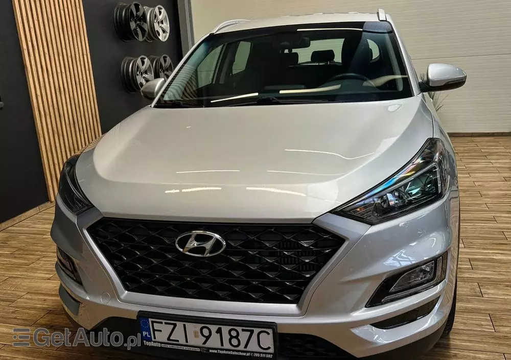 HYUNDAI Tucson 
