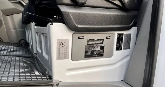 MERCEDES-BENZ SPRINTER 514 CHŁODNIA / WINDA 1000KG /  SALON POLSKA / BEZWYPADKOWY / FAKTURA VAT 23% 