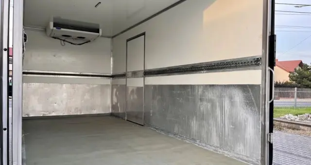 MERCEDES-BENZ SPRINTER 514 CHŁODNIA / WINDA 1000KG /  SALON POLSKA / BEZWYPADKOWY / FAKTURA VAT 23% 