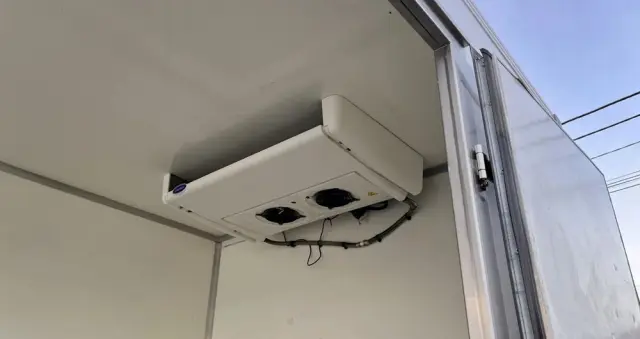 MERCEDES-BENZ SPRINTER 514 CHŁODNIA / WINDA 1000KG /  SALON POLSKA / BEZWYPADKOWY / FAKTURA VAT 23% 