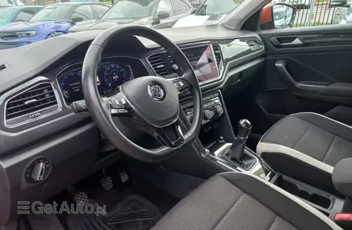 VOLKSWAGEN T-Roc 