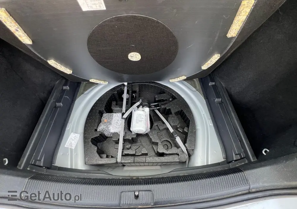 VOLKSWAGEN Golf 1.6 Sportline