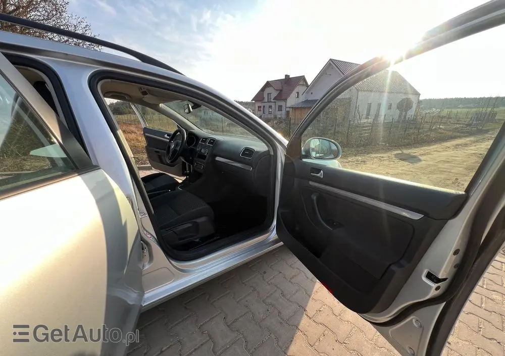 VOLKSWAGEN Golf 1.6 Sportline