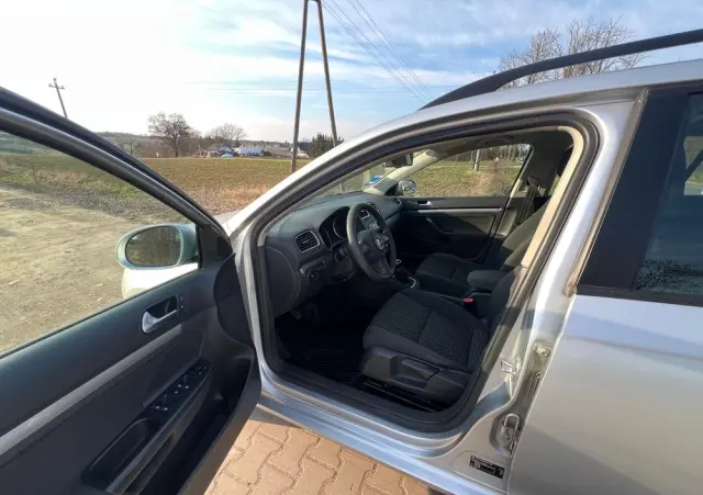 VOLKSWAGEN Golf 1.6 Sportline