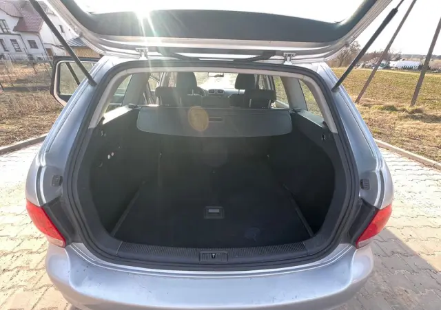 VOLKSWAGEN Golf 1.6 Sportline